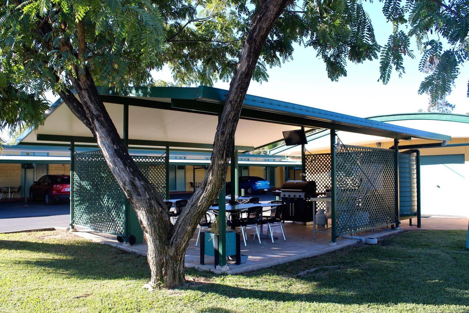 Motel Carnarvon Roma Exterior photo